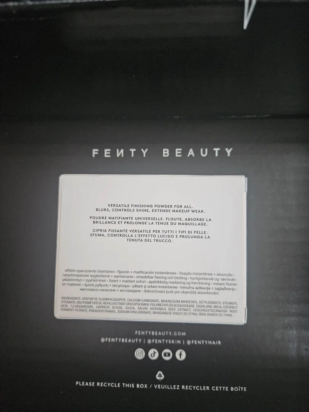 FENTY BEAUTY Invisimatte Translucent Mattifying Powder - Universal